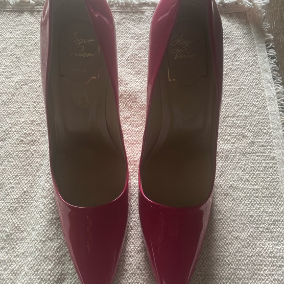Roger Vivier Pink Patent Heels - Never Worn - 37.5 - Picture 2 of 7